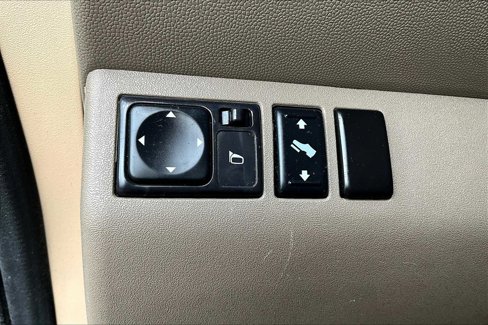 Used 2012 Nissan Pathfinder SV image 35