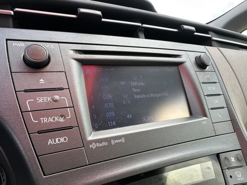 Used 2015 Toyota Prius Three image 29