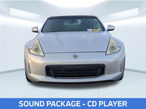 Used 2013 Nissan 370Z Roadster image 2