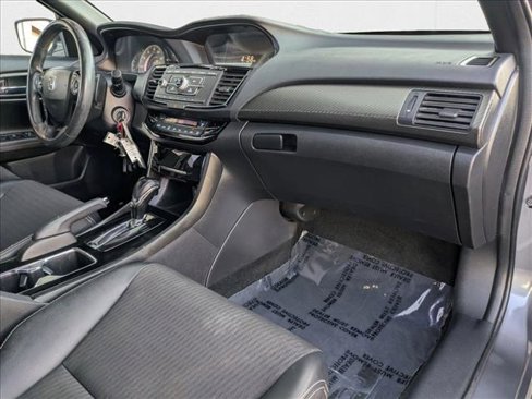 Used 2017 Honda Accord Sport image 20