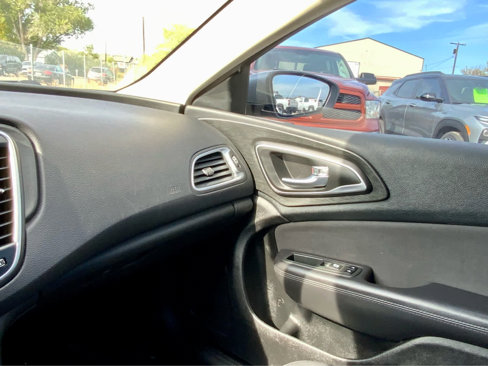 Used 2015 Chrysler 200 Limited w/ Convenience Group image 37