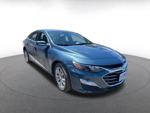 Used 2024 Chevrolet Malibu LT image 2