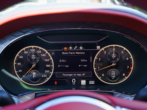 Used 2024 Bentley Flying Spur V8 image 7