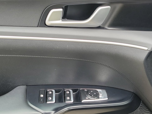Used 2022 Kia K5 GT-Line image 12