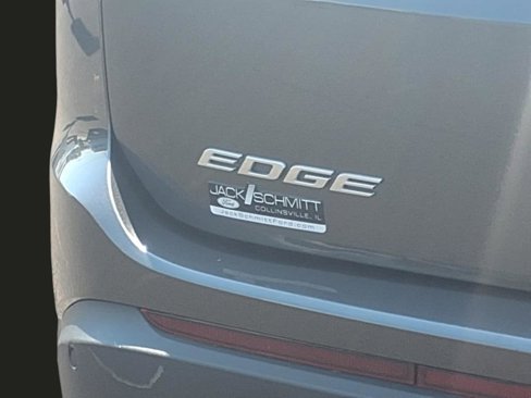 Used 2018 Ford Edge Titanium w/ Equipment Group 301A image 26
