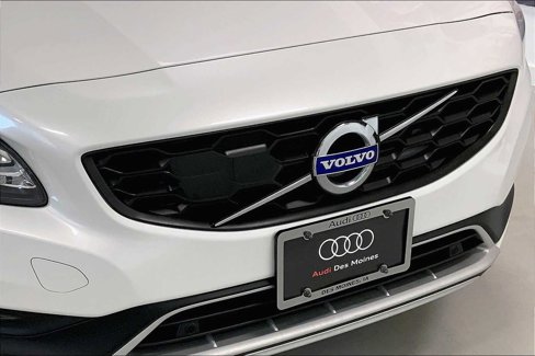 Used 2018 Volvo V60 T5 Cross Country image 31