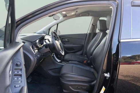 Used 2019 Chevrolet Trax LT w/ LT Convenience Package image 18
