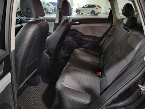 Used 2022 Volkswagen Taos SE image 28