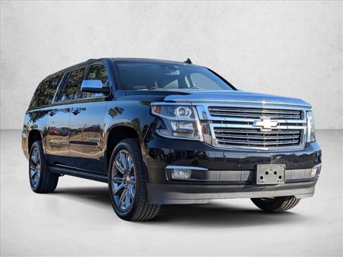 Used 2016 Chevrolet Suburban LTZ image 3