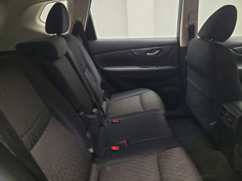 Used 2017 Nissan Rogue S image 19
