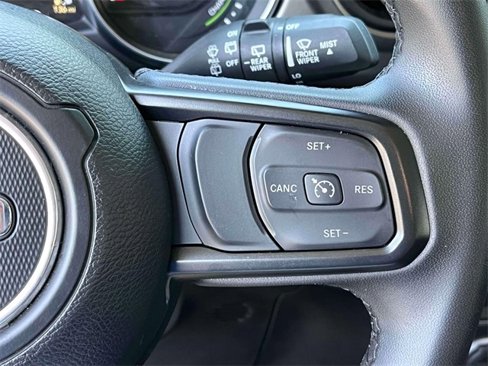 Used 2023 Jeep Wrangler Unlimited image 31