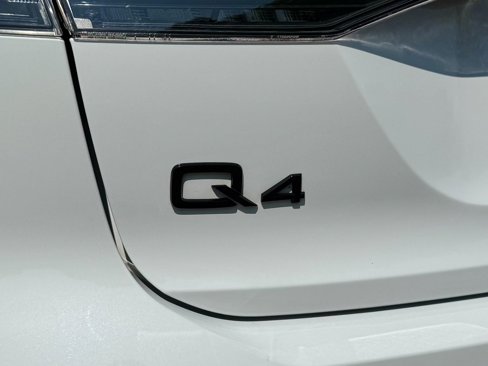 Used 2024 Audi Q4 e-tron Premium Plus image 57