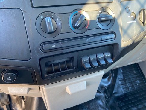 Used 2008 Ford F550 2WD Regular Cab Super Duty image 18