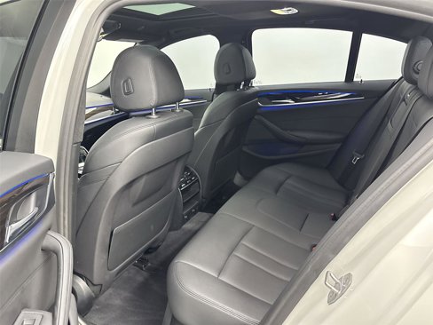 Used 2018 BMW 530i xDrive image 29