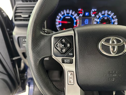 Used 2017 Toyota 4Runner SR5 Premium image 16