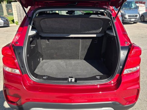 Used 2020 Chevrolet Trax LT w/ LT Convenience Package image 11