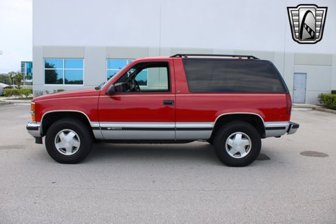 Used 1995 Chevrolet Tahoe 4WD 2-Door image 5