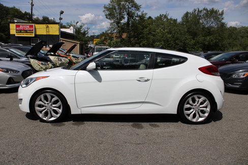 Used 2013 Hyundai Veloster w/ Style Pkg image 13