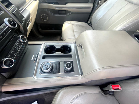 Used 2018 Ford Expedition Max XLT w/ Equipment Group 202A image 16