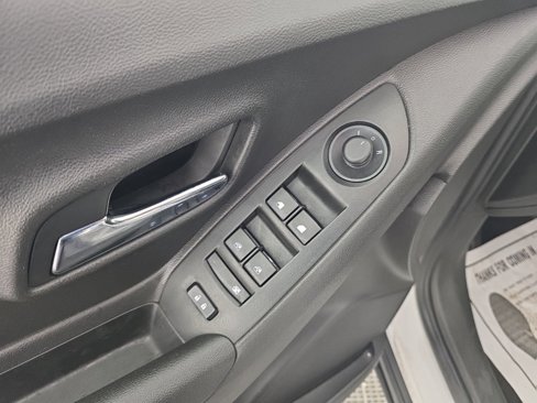 Used 2020 Chevrolet Trax LT image 13
