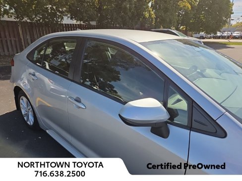 Used 2023 Toyota Corolla LE image 3