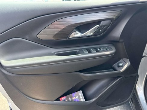 Certified 2024 GMC Terrain SLE w/ Driver Convenience Package image 15