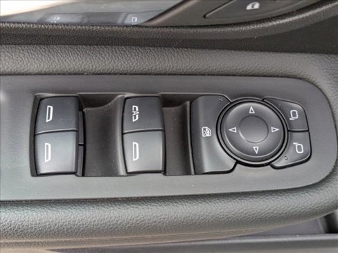 Used 2024 GMC Terrain SLE image 11