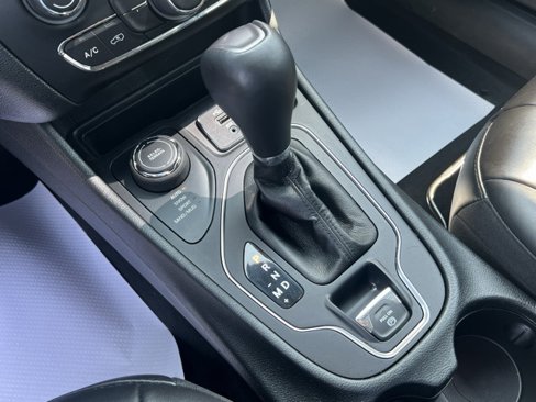 Used 2022 Jeep Cherokee Latitude image 18