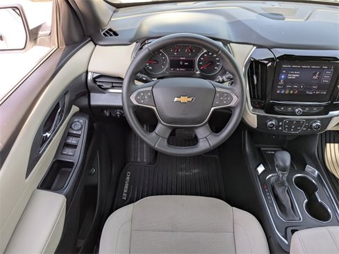 Used 2023 Chevrolet Traverse LT image 15
