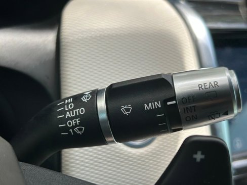 Used 2020 Land Rover Discovery Sport SE R-Dynamic image 25