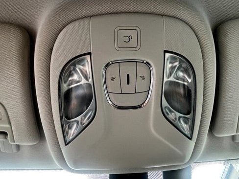 Used 2018 Jeep Compass Limited w/ Navigation Group image 19