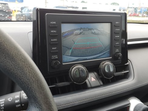 Used 2019 Toyota RAV4 LE image 15