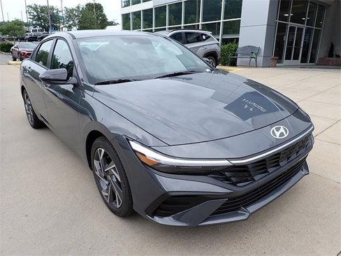 New 2025 Hyundai Elantra Sport image 9