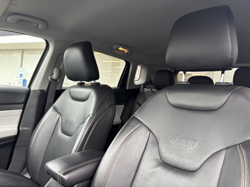 Used 2022 Jeep Compass Limited image 8