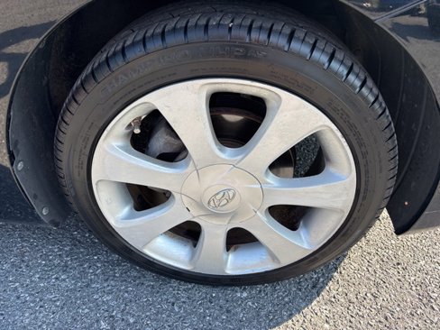 Used 2011 Hyundai Elantra Limited image 22