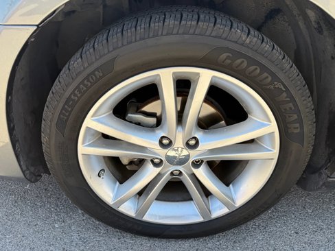 Used 2012 Dodge Avenger SE image 7