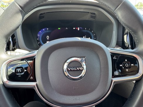 Certified 2023 Volvo XC60 B5 Ultimate w/ Climate Package image 31