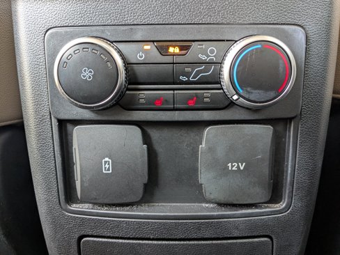 Used 2023 Ford Explorer Limited image 17