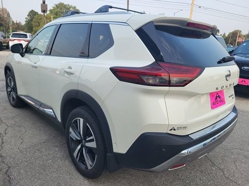 Used 2021 Nissan Rogue Platinum image 7