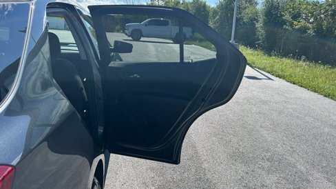Used 2021 Chevrolet Equinox LT image 34
