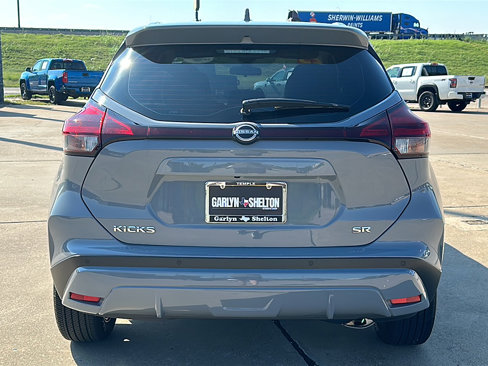 Used 2023 Nissan Kicks SR w/ SR Premium Package image 7