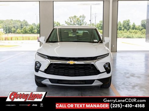 Used 2023 Chevrolet Blazer LT image 2