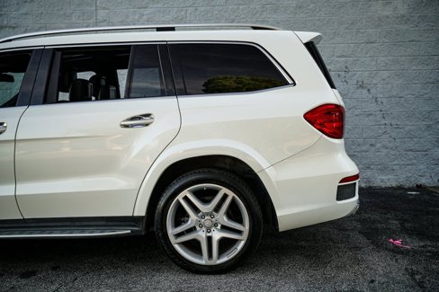 Used 2016 Mercedes-Benz GL 550 4MATIC image 11