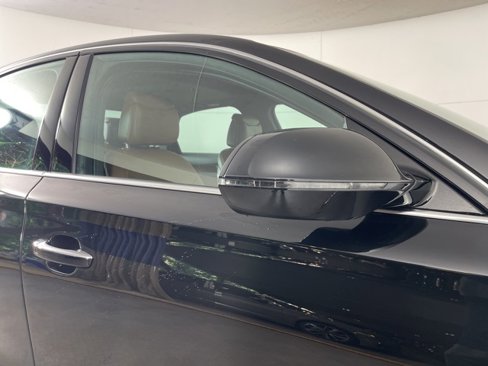 Used 2015 Audi A8 4.0T w/ Premium Package image 10