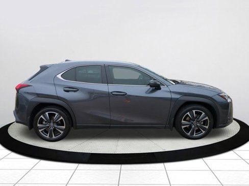 Used 2022 Lexus UX 200 image 3