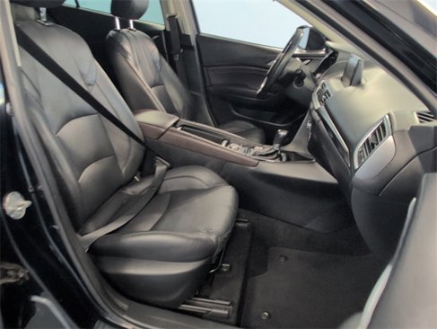 Used 2018 MAZDA MAZDA3 Grand Touring image 17