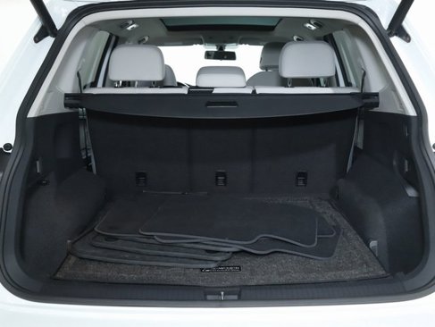 Used 2019 Volkswagen Tiguan SEL image 32