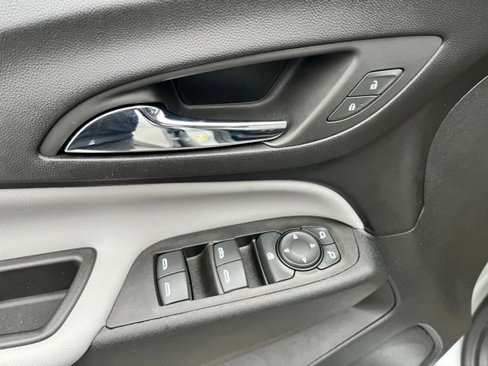 Used 2022 Chevrolet Equinox LS w/ LS Convenience Package image 15