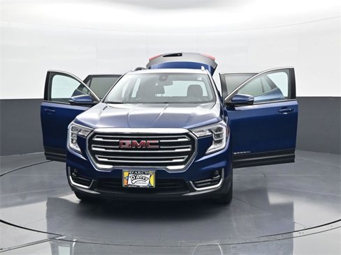 Used 2022 GMC Terrain SLT image 31
