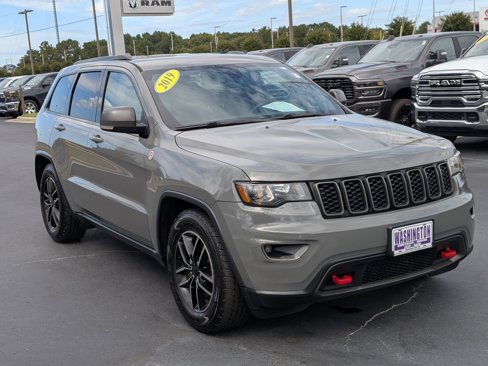 Used 2019 Jeep Grand Cherokee Trailhawk image 2